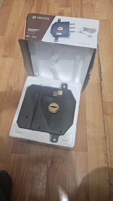 Fechadura de 2 trancas Direita com 3 chaves