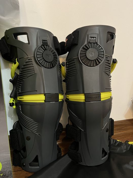 Брейси мотонаколінники Protect t10