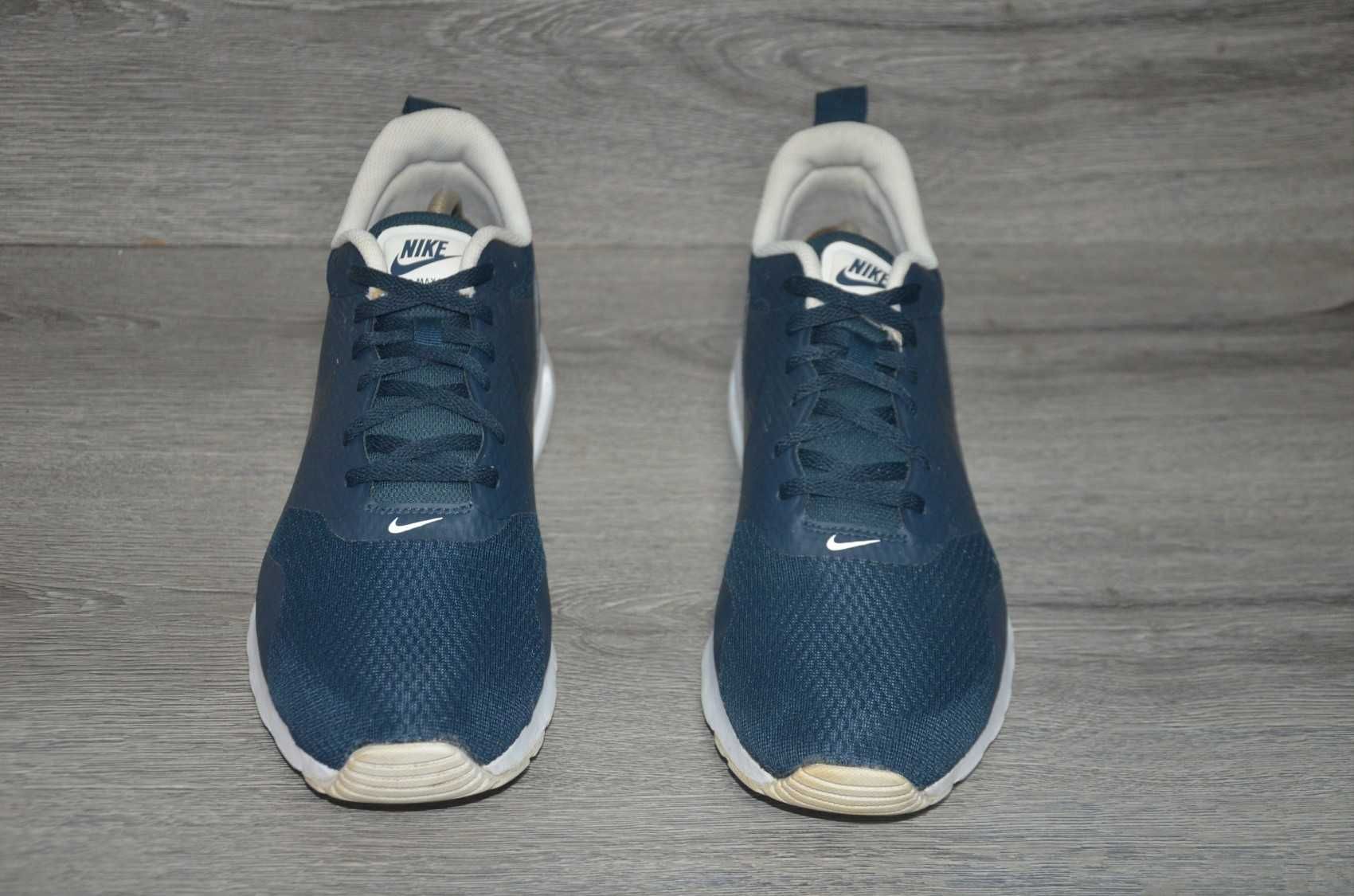 Продам кросівки Фирма NIKE AIR Max Tavas .