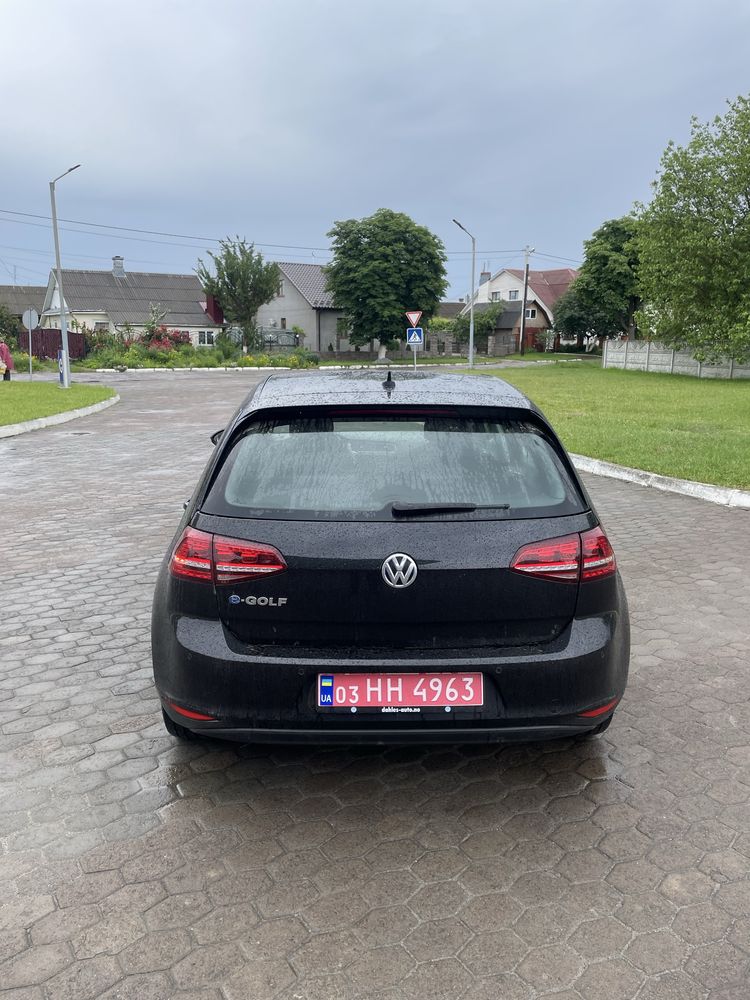 Свіжопригнаний VW E-Golf 2016 рік електро