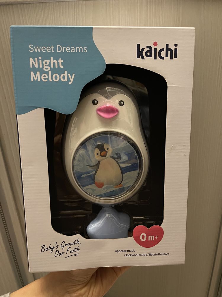 Музична іграшка підвіска на ліжечко, візочок пінгвін.