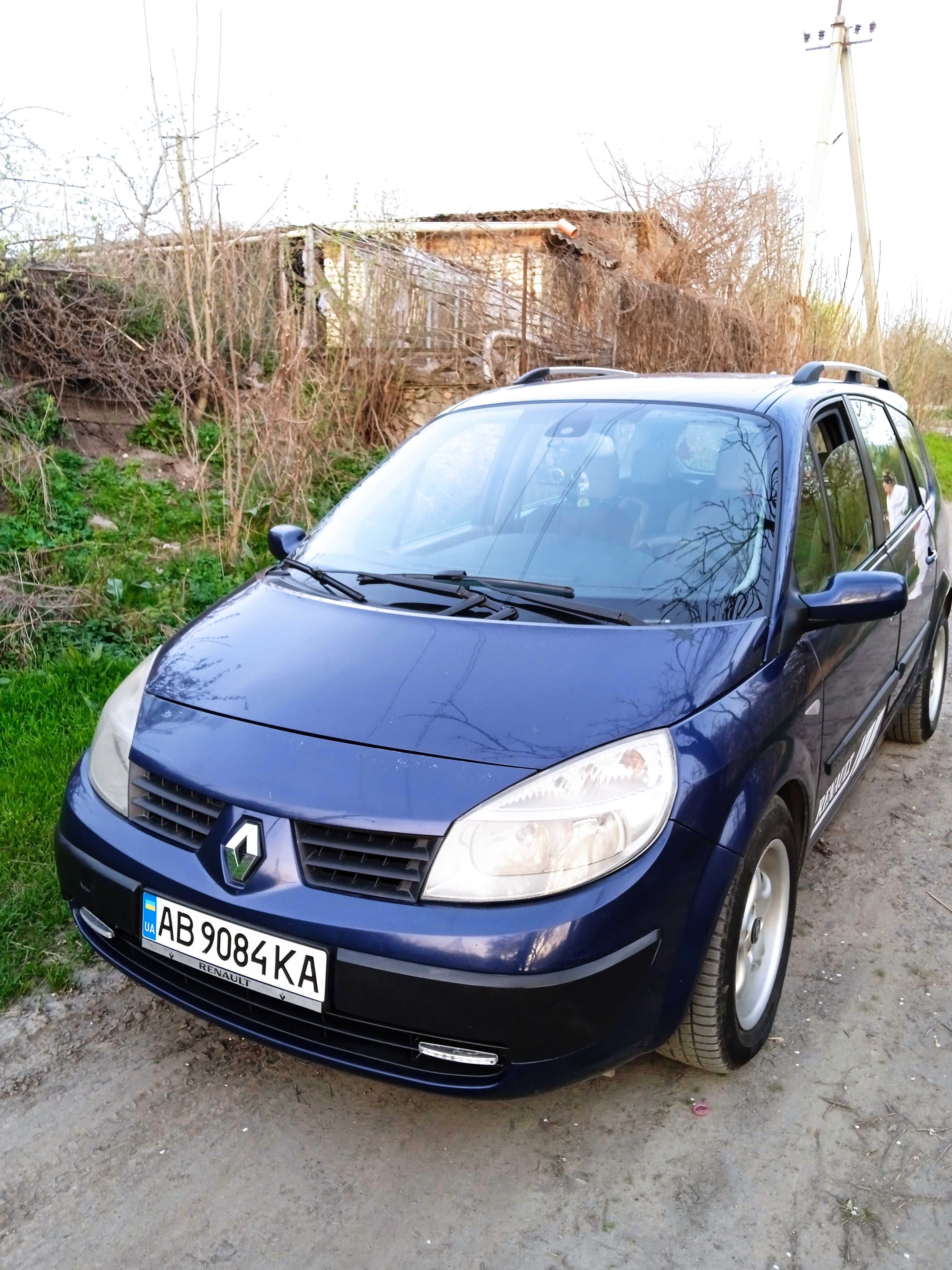 Продам Renault Grand Scenic 2004 року.