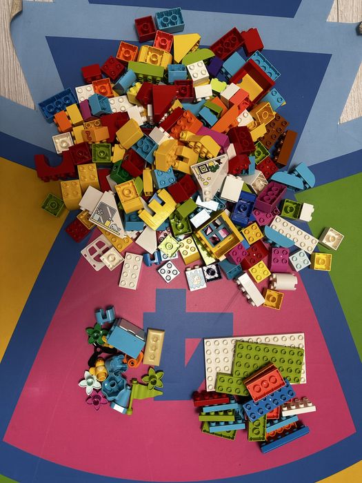 Lego Duplo ponad 8 zestawów
