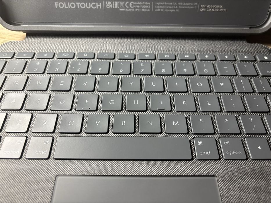 Logitech Folio Touch Ipad Air ( 4 i 5 generacja)