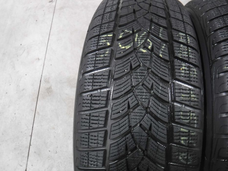 4xOpony 215/60/R17 Zimowe Goodyear Ultra Grip SUV 6mm
