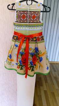 Шикарное платье в украинском стиле, на рост 98-104