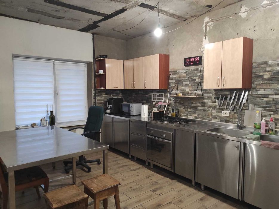 В оренду будинок в Пирогово. 5 кімнат, всі зручності, 8 соток.