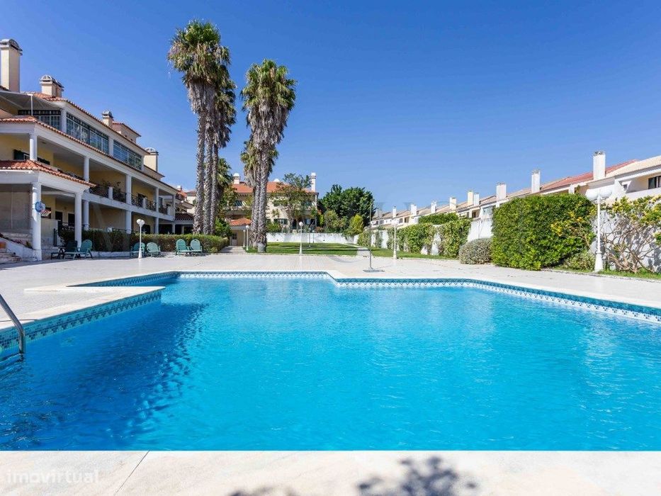 Apartamento T3 com Jardins privativos e Piscina para arrendar no Co...