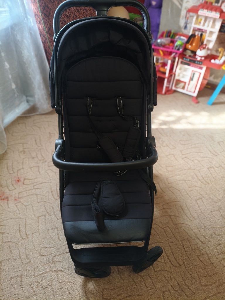 Прогулянкова коляска CARRELLO Bravo Plus