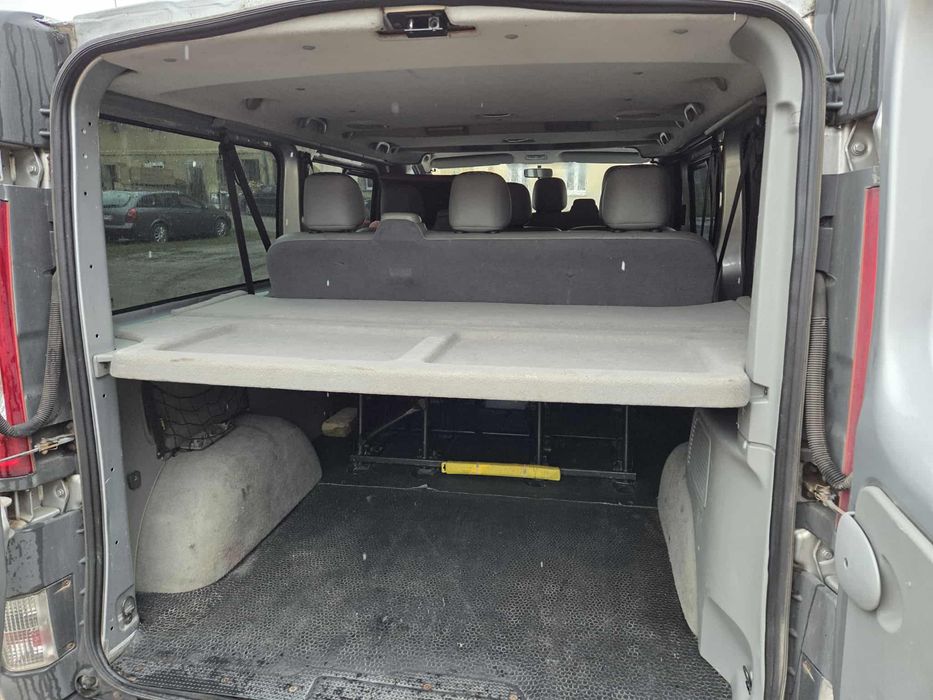 Bus 9 osobowy Renault Trafic LONG 2.0 dCi