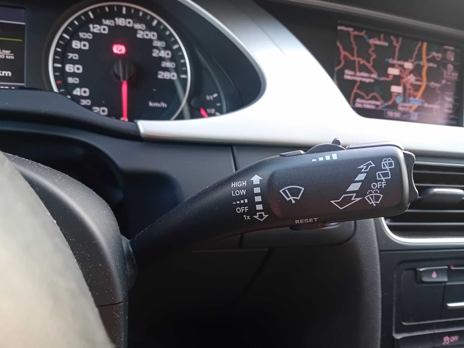 Carro como novo com todos os extras