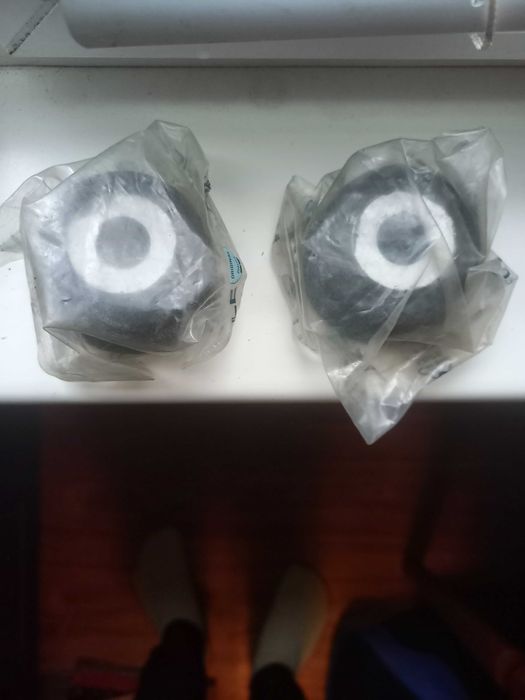 Продаю сайлентблоки подрамника Мауle