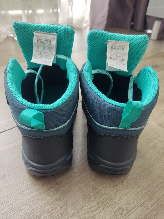 Черевики, кросівки, трекінгові, французької фірми QUECHUA 37 розмір