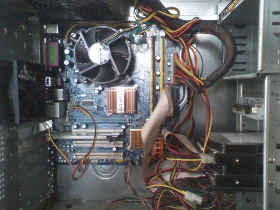 GIGABYTE GA-945GZM-S2 + Intel® Xeon® 5160 (3.1GHz/4MB/1333 MHz) + 2Gb