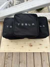 зарядний пристрій Tesla