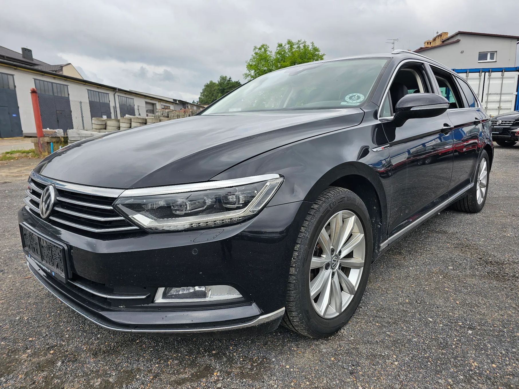 Volkswagen Passat 4MOTION, HIGHLINE, Bogate wyposazenie, lekko uszkodzony