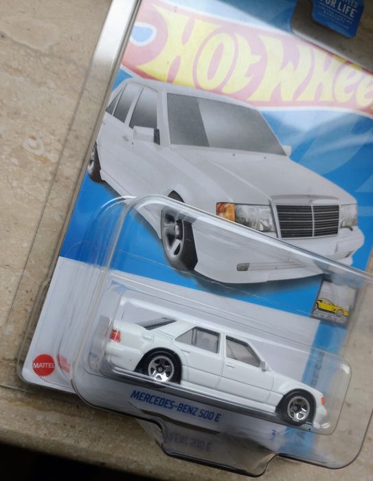 Hot wheels Mercedes 500 E BIAŁY Ekskluzywne Wydanie
