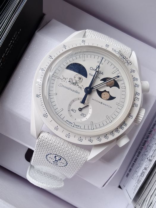 Swatch Omega MoonSwatch Snoopy Moonphase – Snoopy  Moonshine Gold