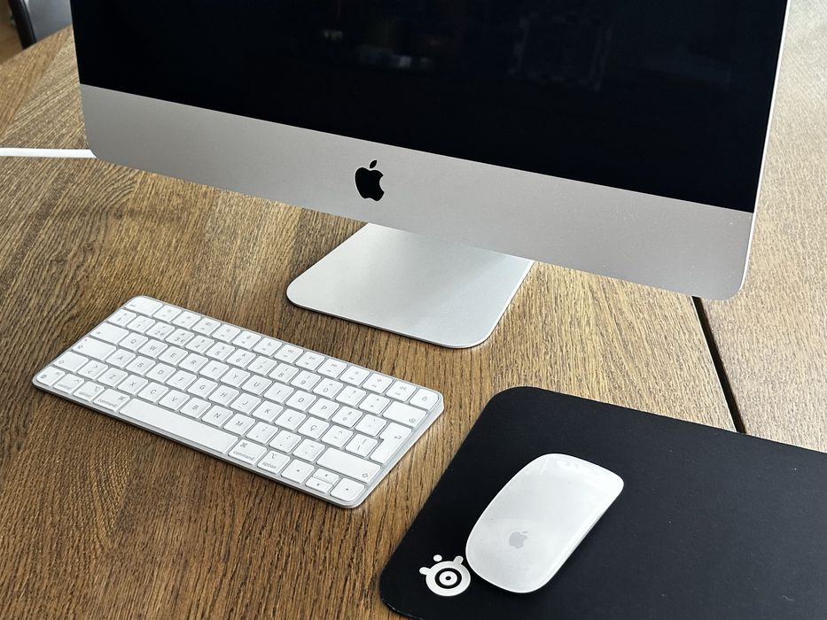 iMac 21.5” (Late 2015) – Excelente estado | SSD 960GB + 8GB RAM