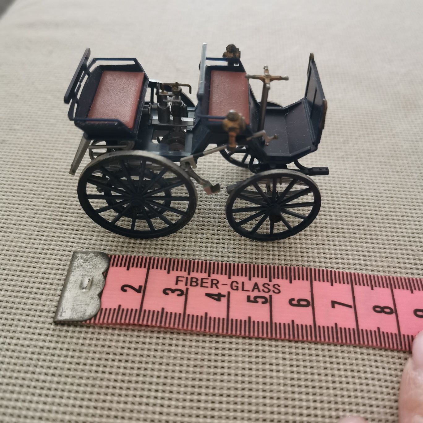 Miniatura de charete Mercedes