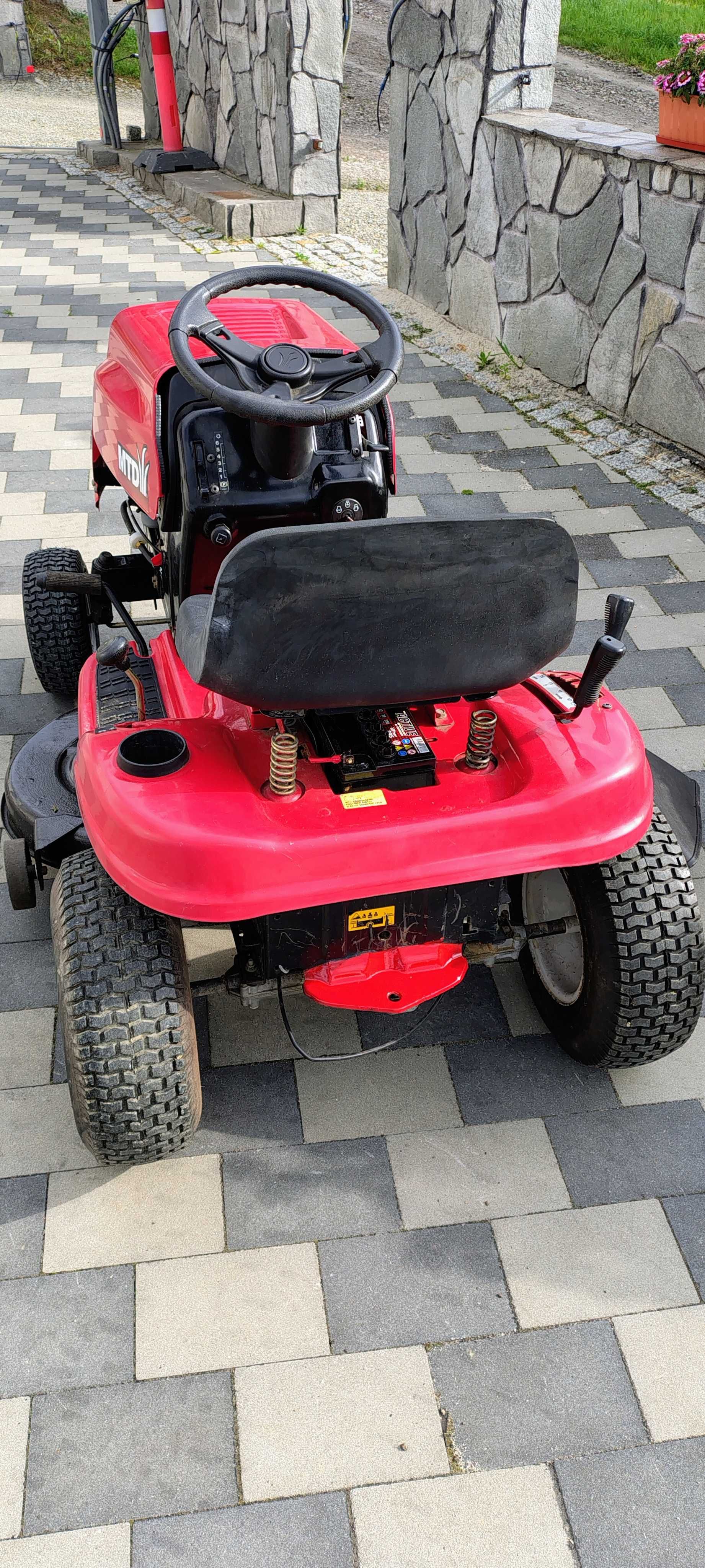 Kosiarka traktorek MTD RS 125/96 B z silnikiem Briggs&Stratton 12.5KM