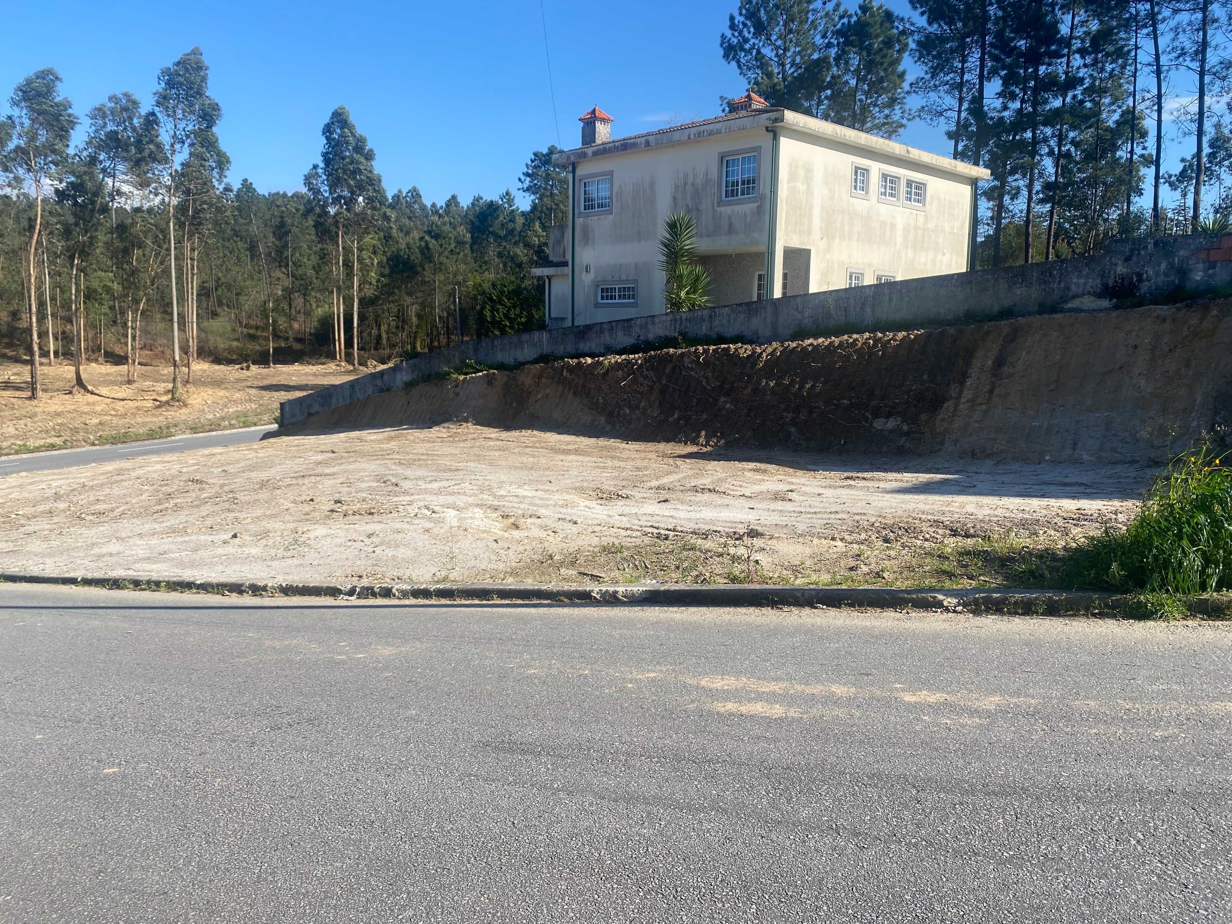 Terreno destinado a construção urbana, lote 04, Santa Maria da Feira