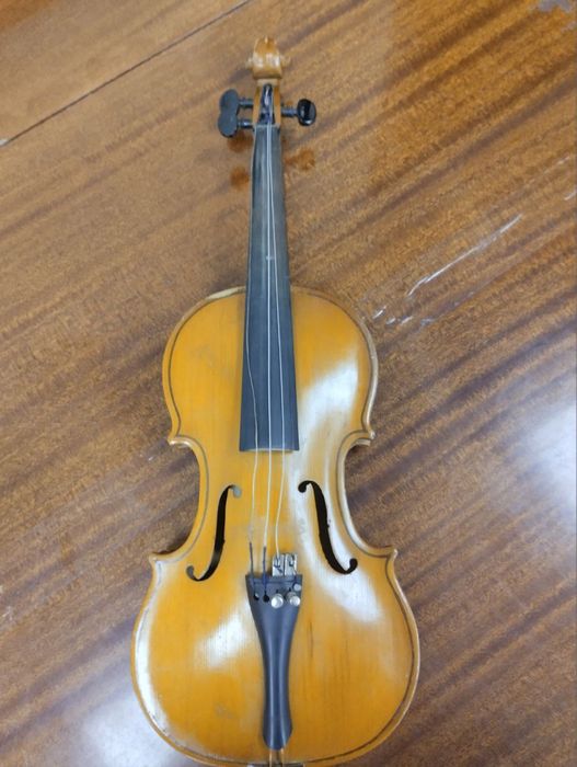 Продам скрипку 1/2