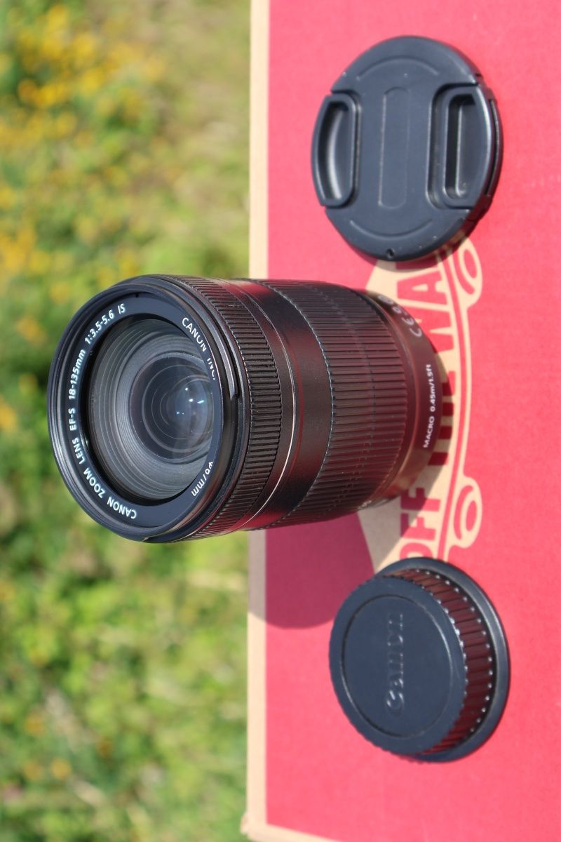 Canon EFS 18-135 mm 1:3.5-5.6 IS
6 IS