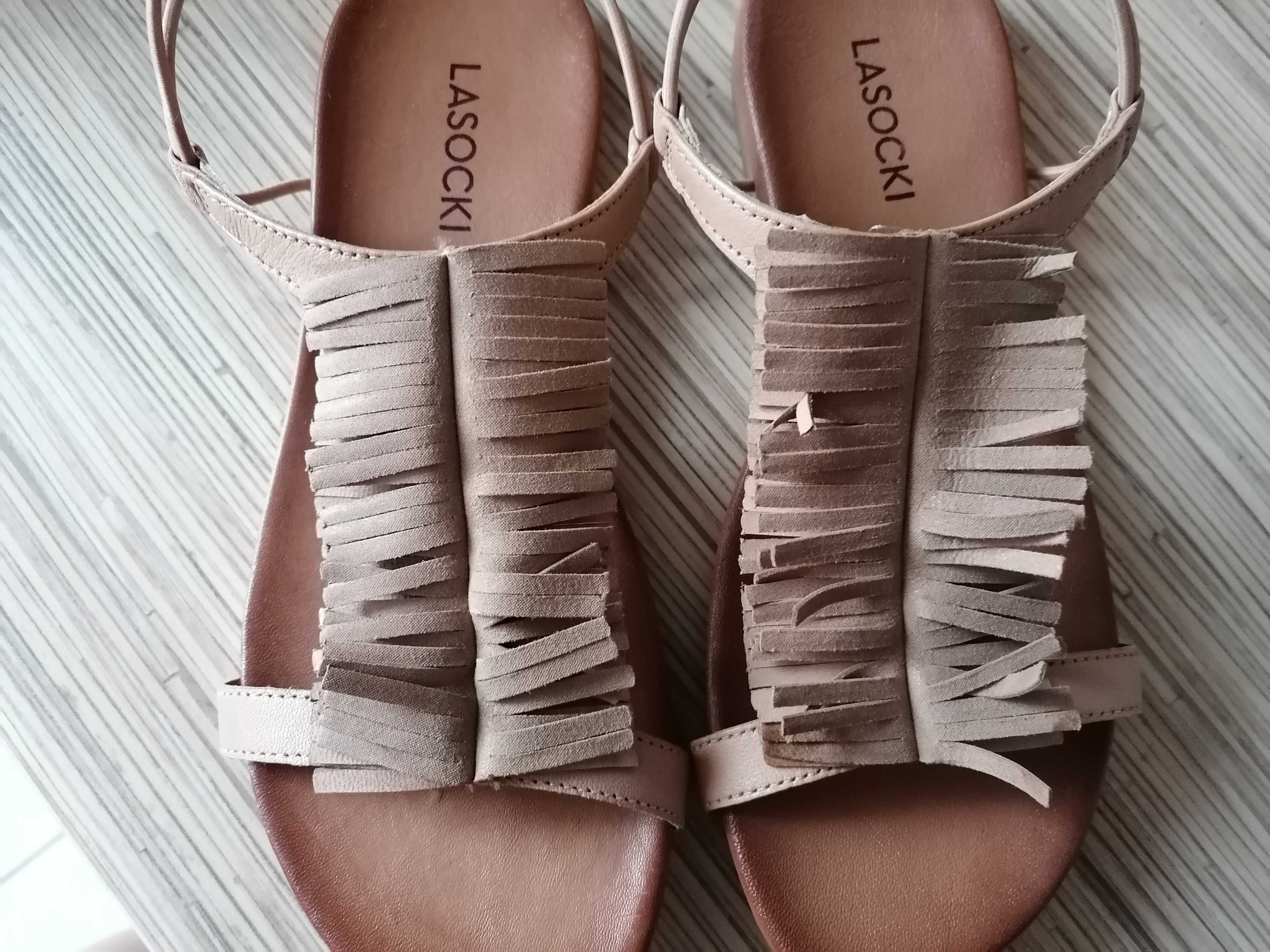 Sandały beżowe, brązowe boho Lasocki