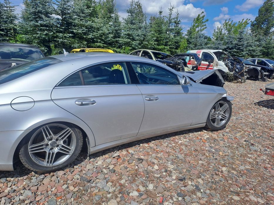 Witam sprzedam na części CLS320 CDI