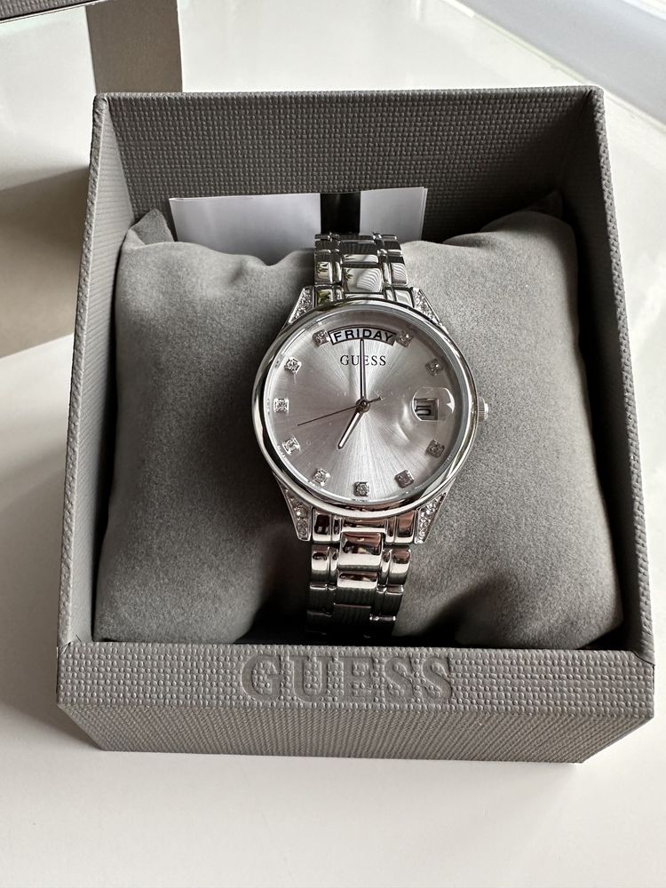 Оригінальний наручний жіночий годинник Guess. Часы Guess