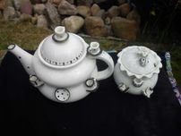 Stare naczynia porcelanowe