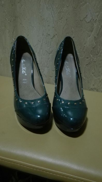 Czulenka lakierowane koloru zgniły zieleń 37