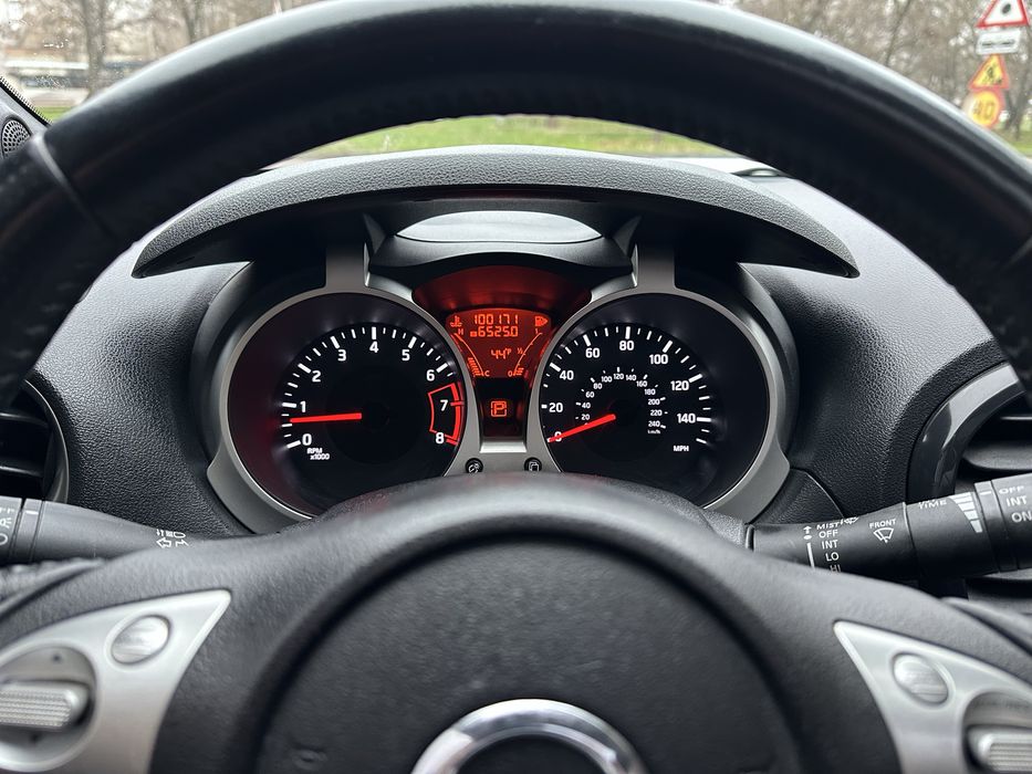 Продам Nissan Juke 2012 год Автомат