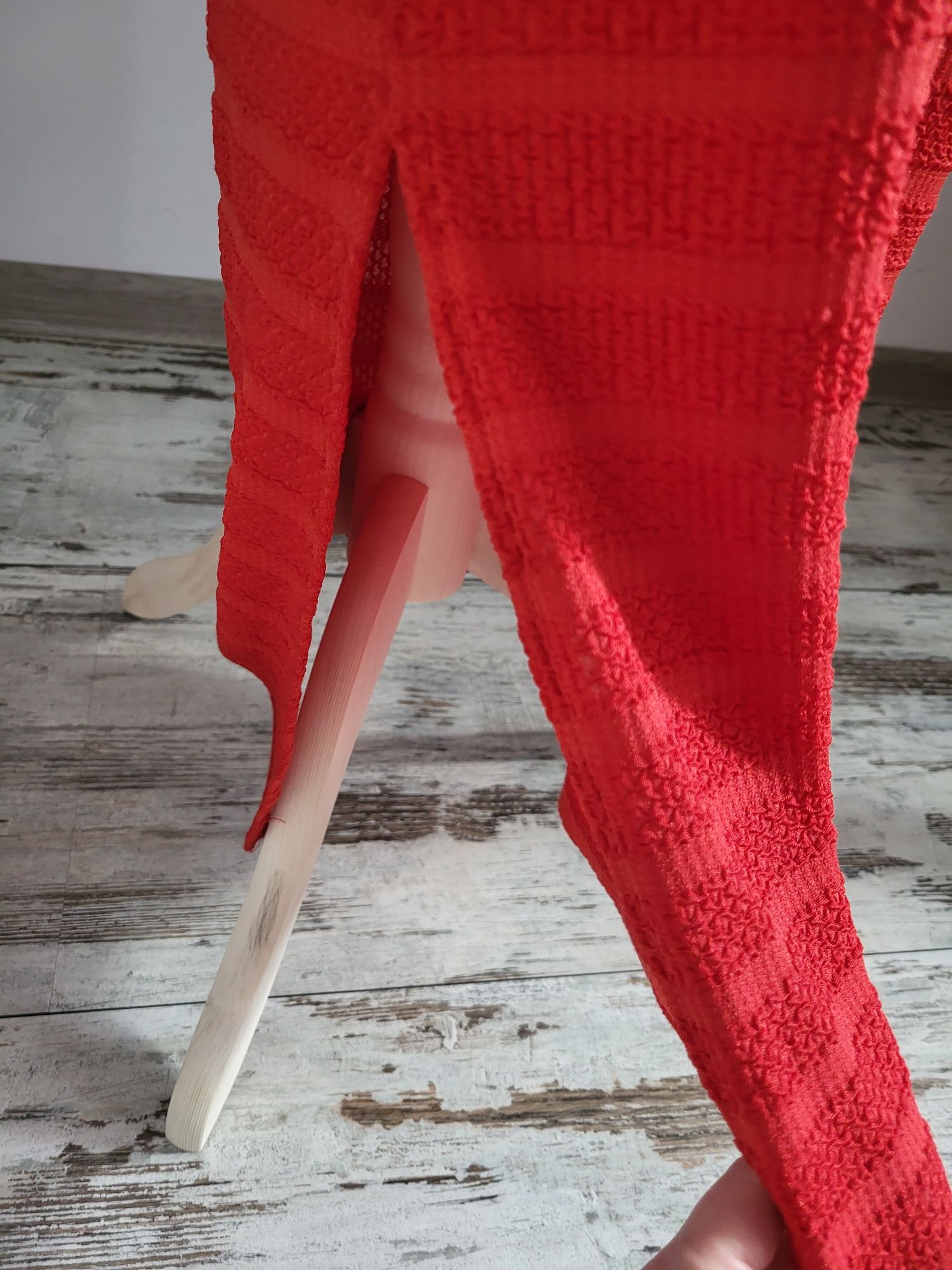 Sukienka maxi czwrwona koronkowa azurkowa elastan z falbankami
