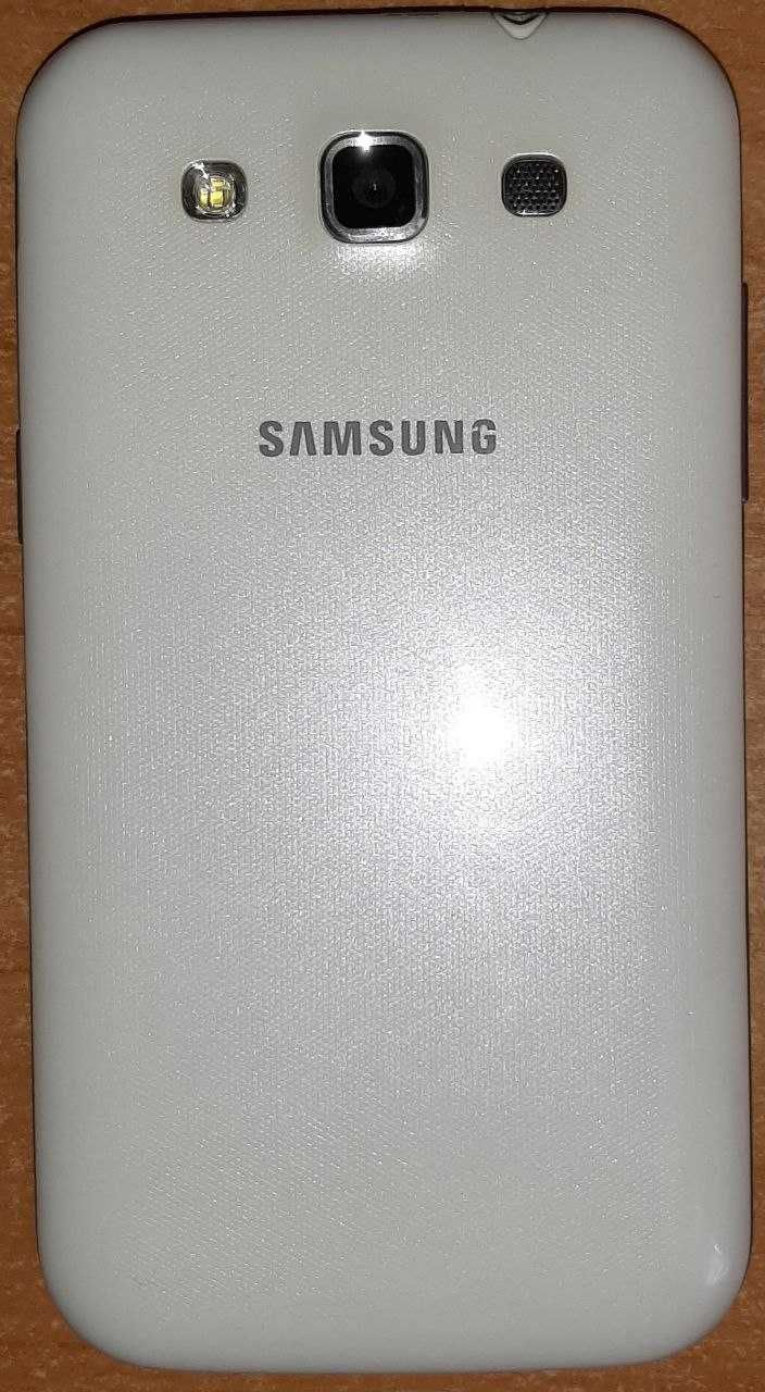 Телефон Samsung Galaxy Win GT-18552