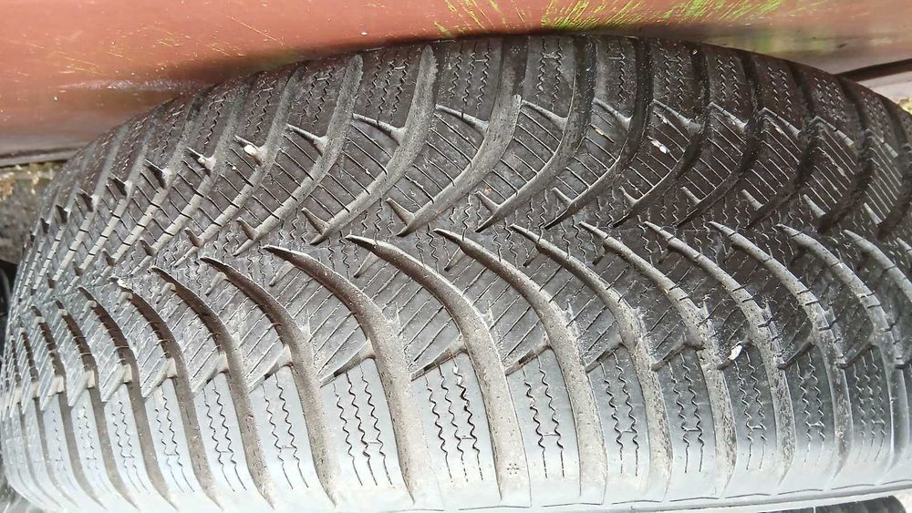 Резина 195/65 R15 Hankook зима