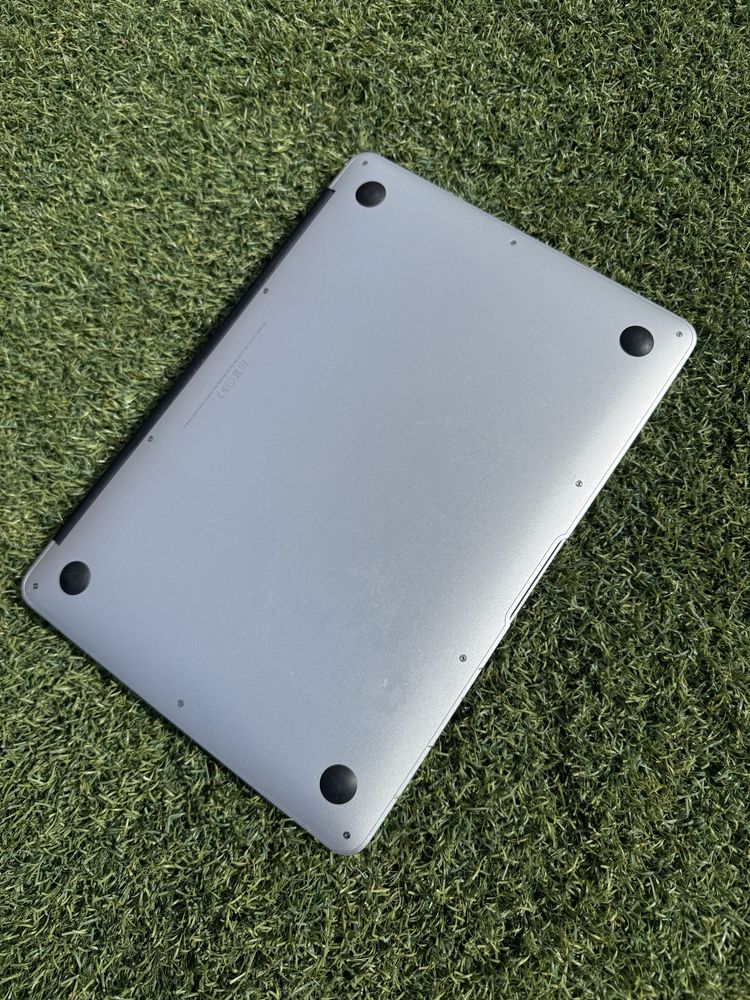 Macbook Air - A146