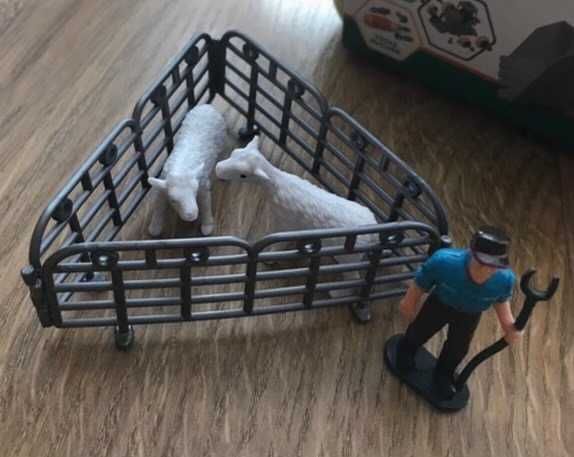 Gospodarstwo rolne farma traktor maszyny rolnicze zwierzęta śrubokręt