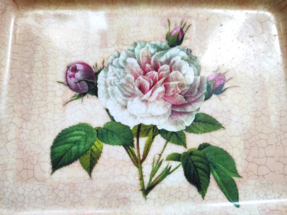 Stare paterki, tacki do serwowania  sygn .made British z motywem kwiat