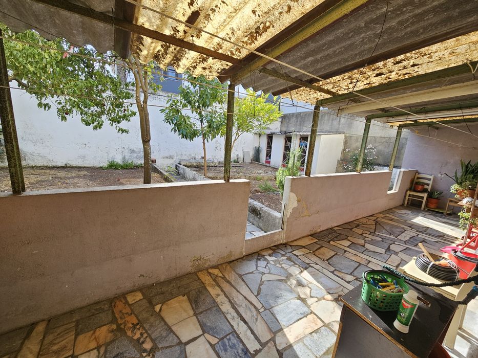 Quarto com WC (suite) para Jovem em Famões, Odivelas (Lisboa)