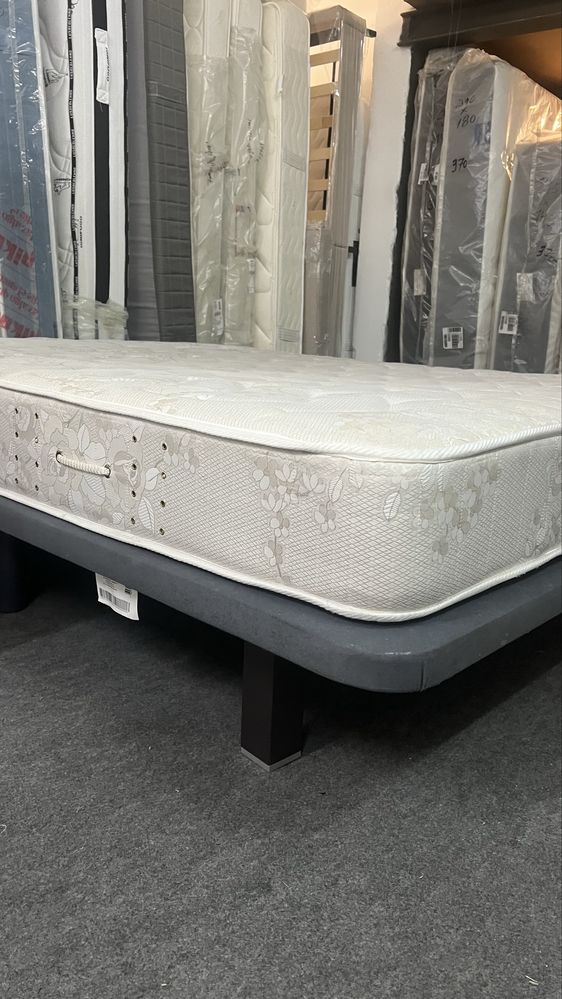 Cama com colchao , oferta da entrega nos arredores