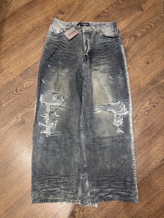 Balenciaga Destroj Jeans вже в Україні
