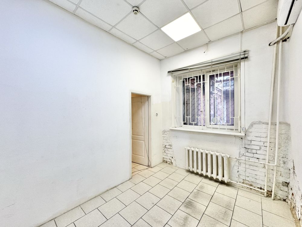 Продаж фасадного приміщення 64м2, Володимирська 81а