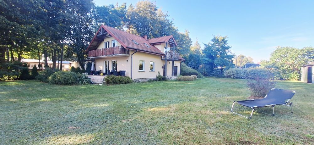 Dom z dużą działką.