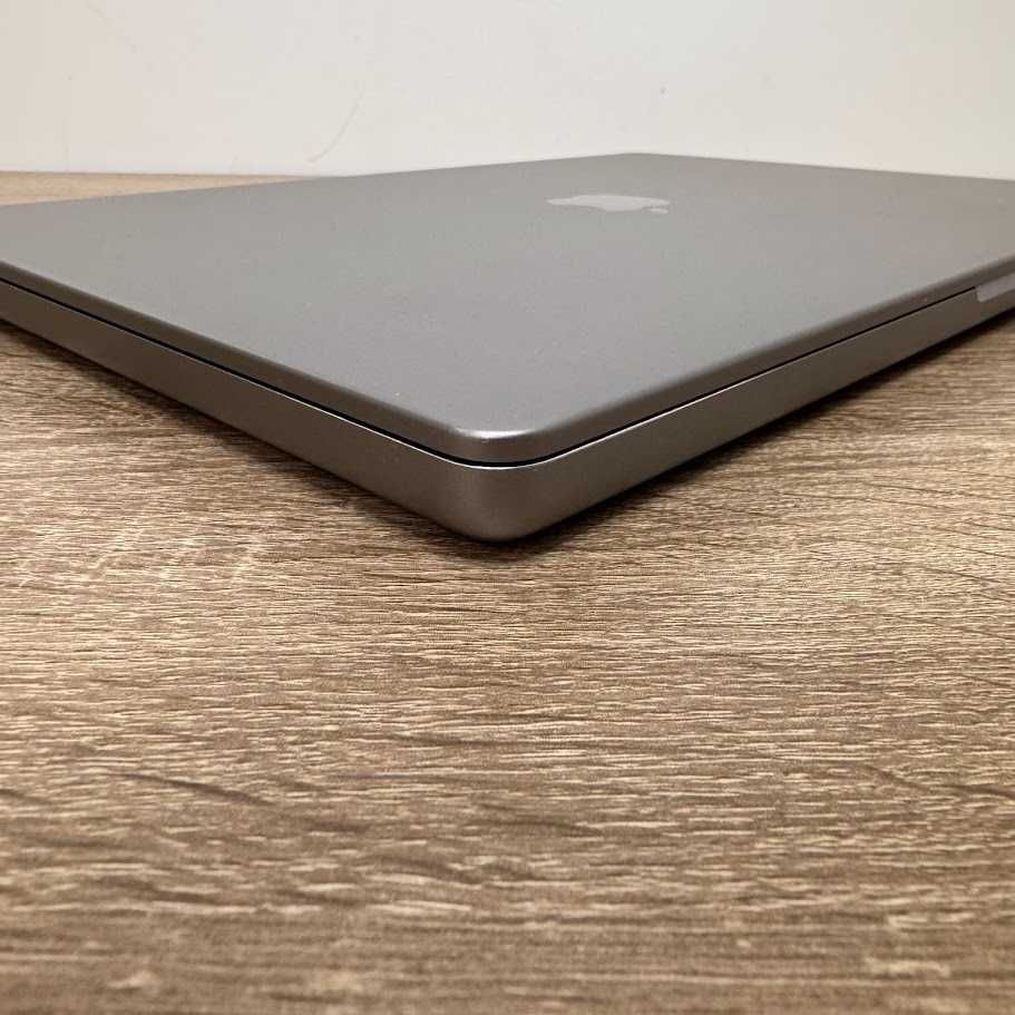 Macbook Pro 16" 2021 A2485 M1 Pro / 32Gb DDR5 / SSD 512Gb (код:M0569)