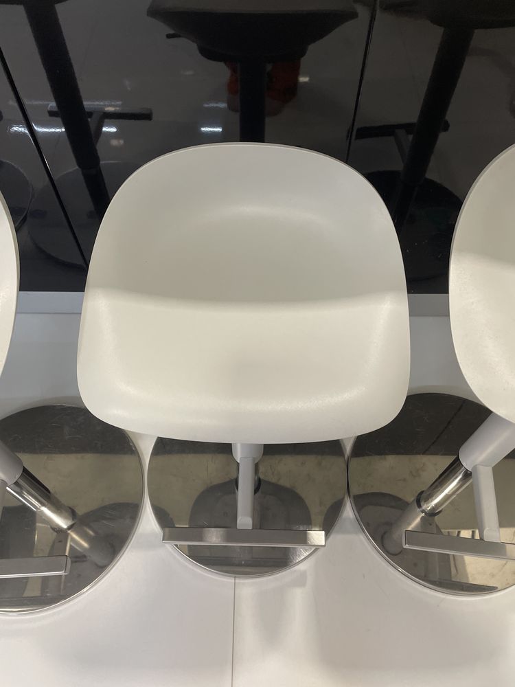 Conjunto de 4 bancos altos de cozinho