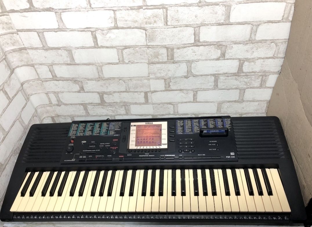Синтезатор Yamaha PS-30B/PSR 330 б/у з Німеччини