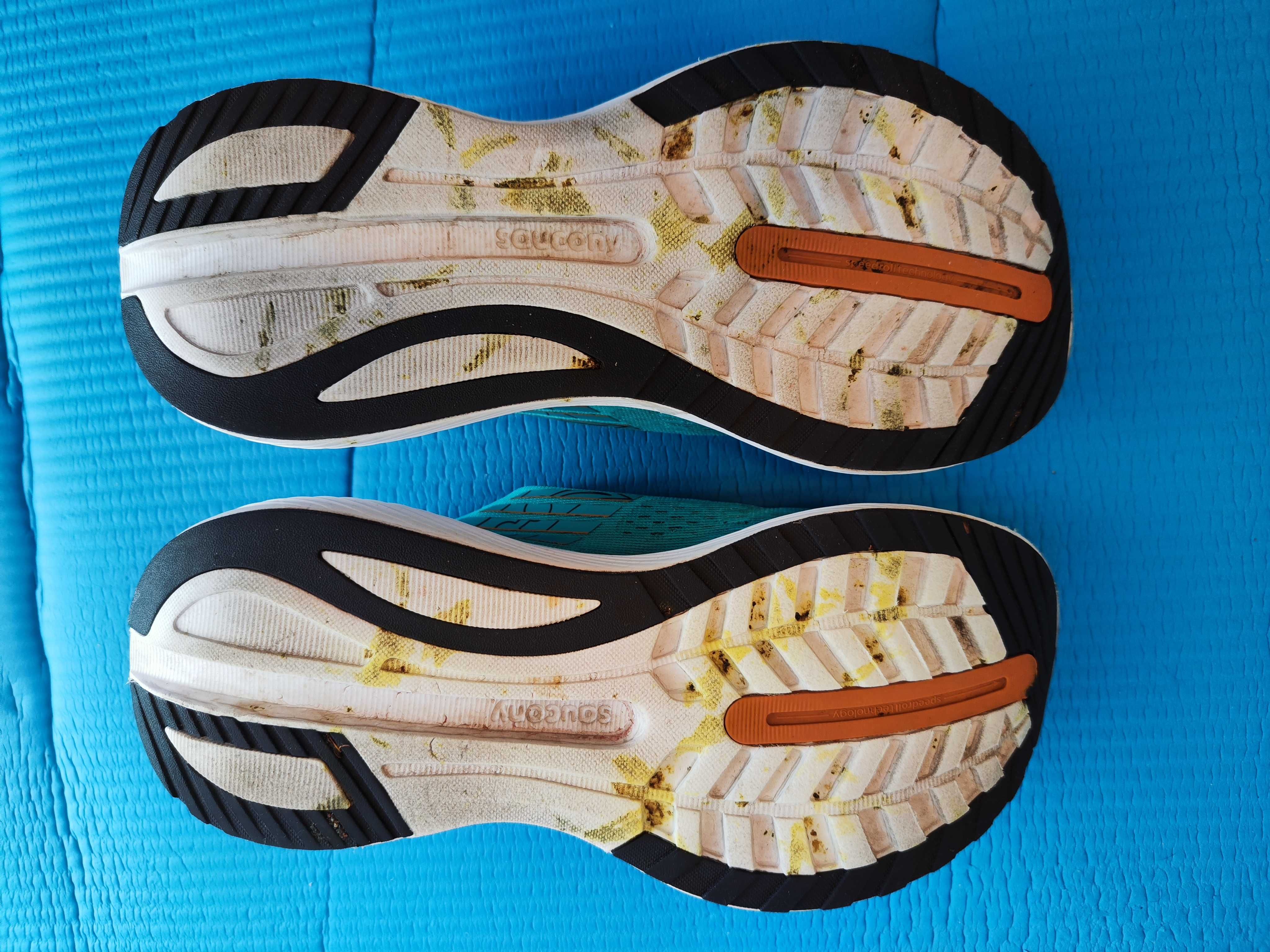 Buty biegowe męskie Saucony Endorphin Shift 3 (rozmiar 41)