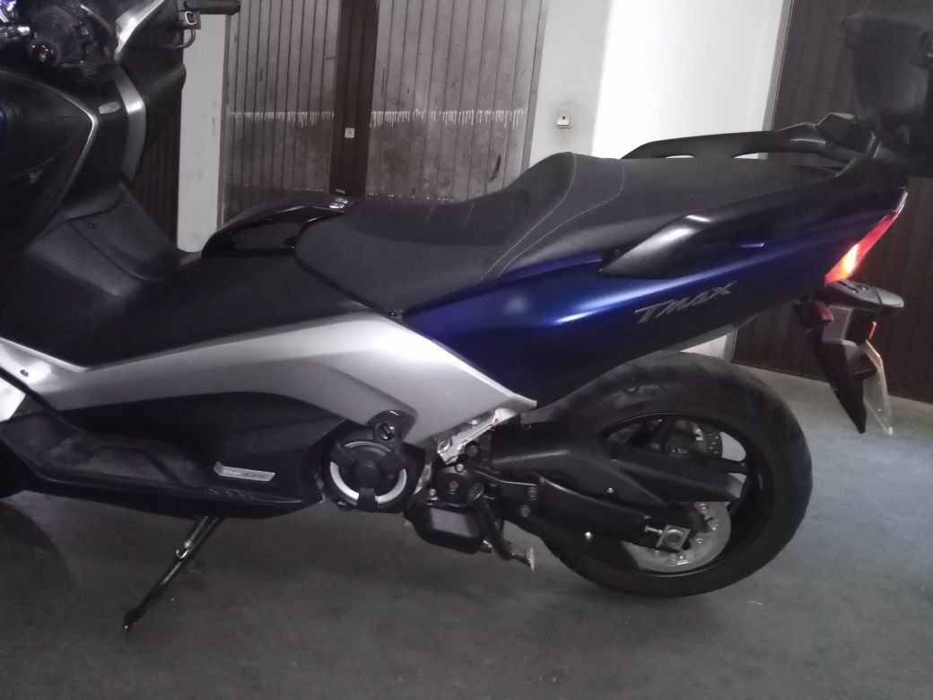 Tmax 530 Dx de 2017 - 29.000km, com revisão feita.